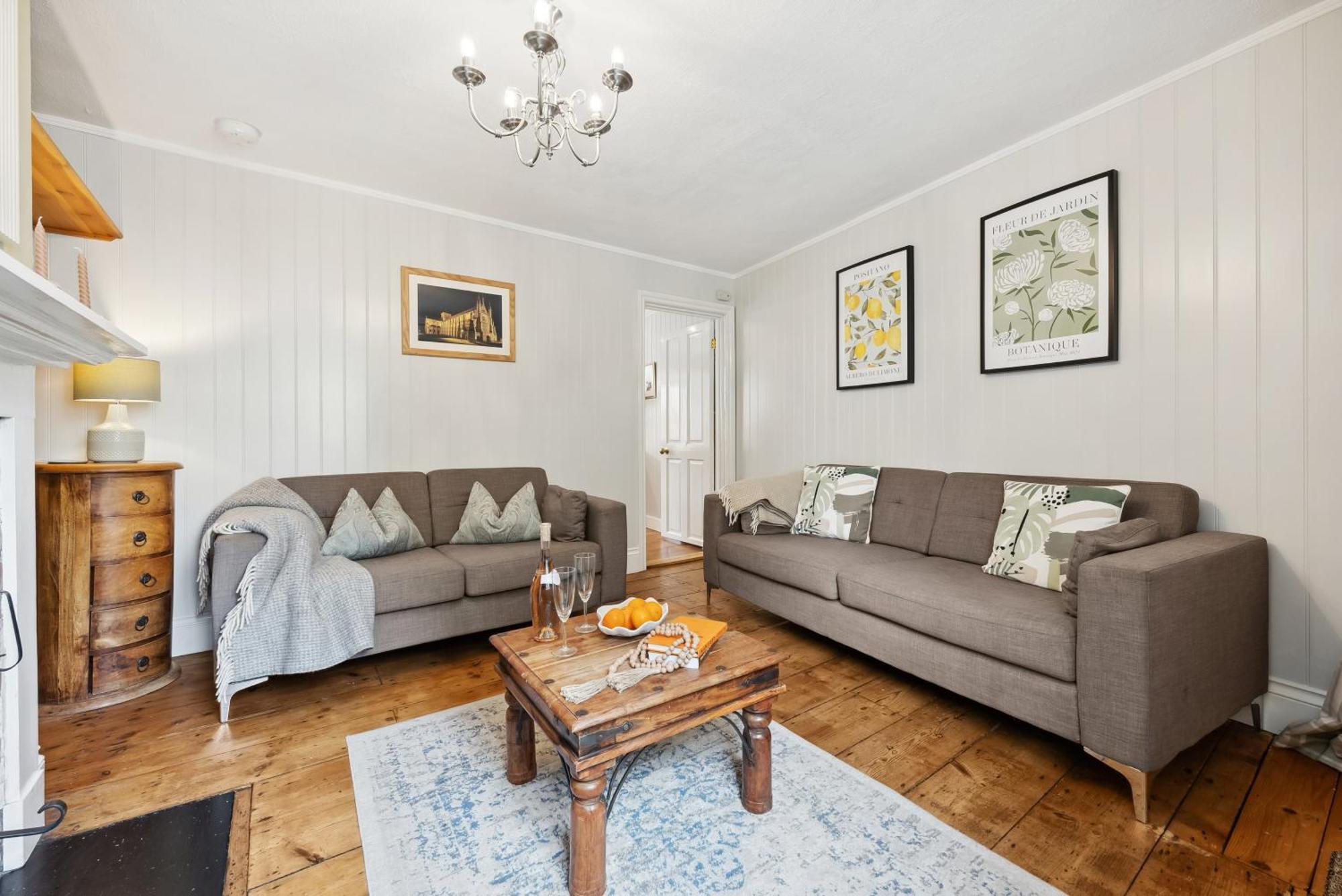 2 Bedrooms Stunning Westgate Cottage Retreat, Central Winchester, Free On-Street Parking Permit, With Garden Close To Cathedral - Sleeps 6, Pets Are Welcome, Summer Special Offer! - By Blue Puffin Stays Exterior photo